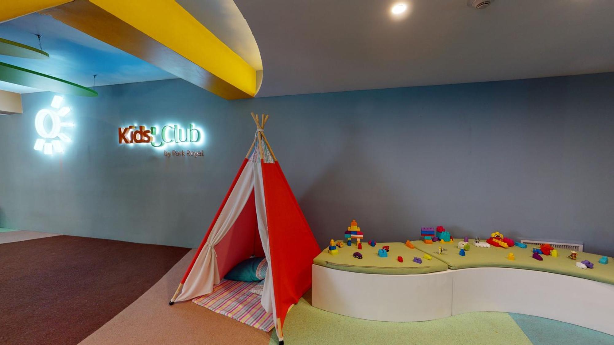 Grand Park Royal Puerto Vallarta Exterior photo Kids Club